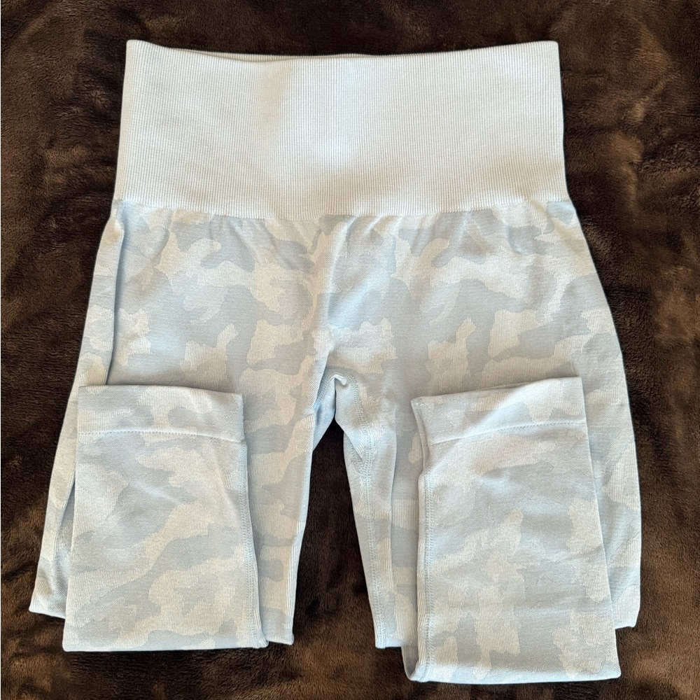 NVGTN Icy Blue Camo Seamless Leggings - Picture 4 of 8